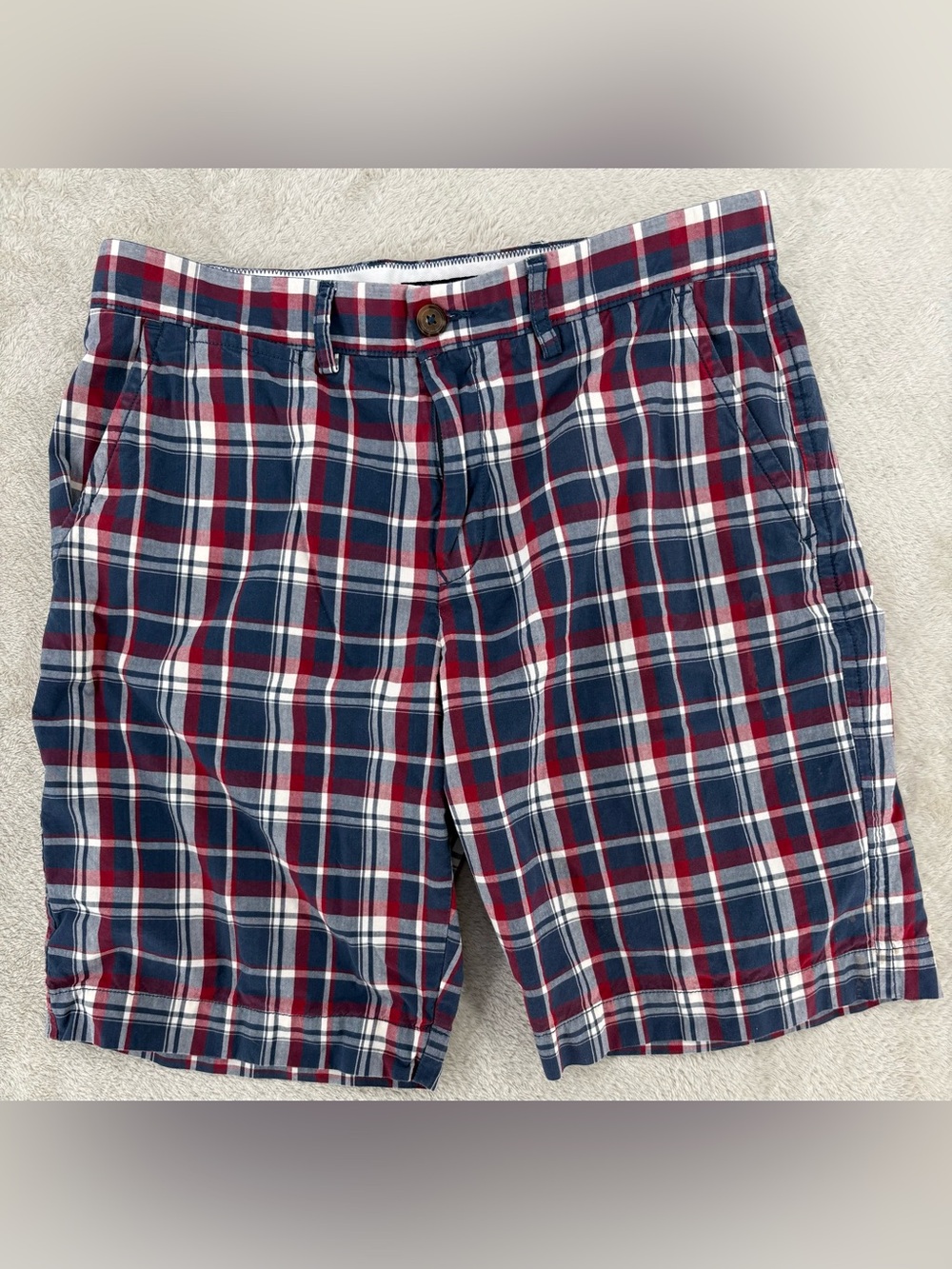 Tommy Hilfiger Men's Size 33 Red Blue Plaid Flat Front Shorts Classic Fit